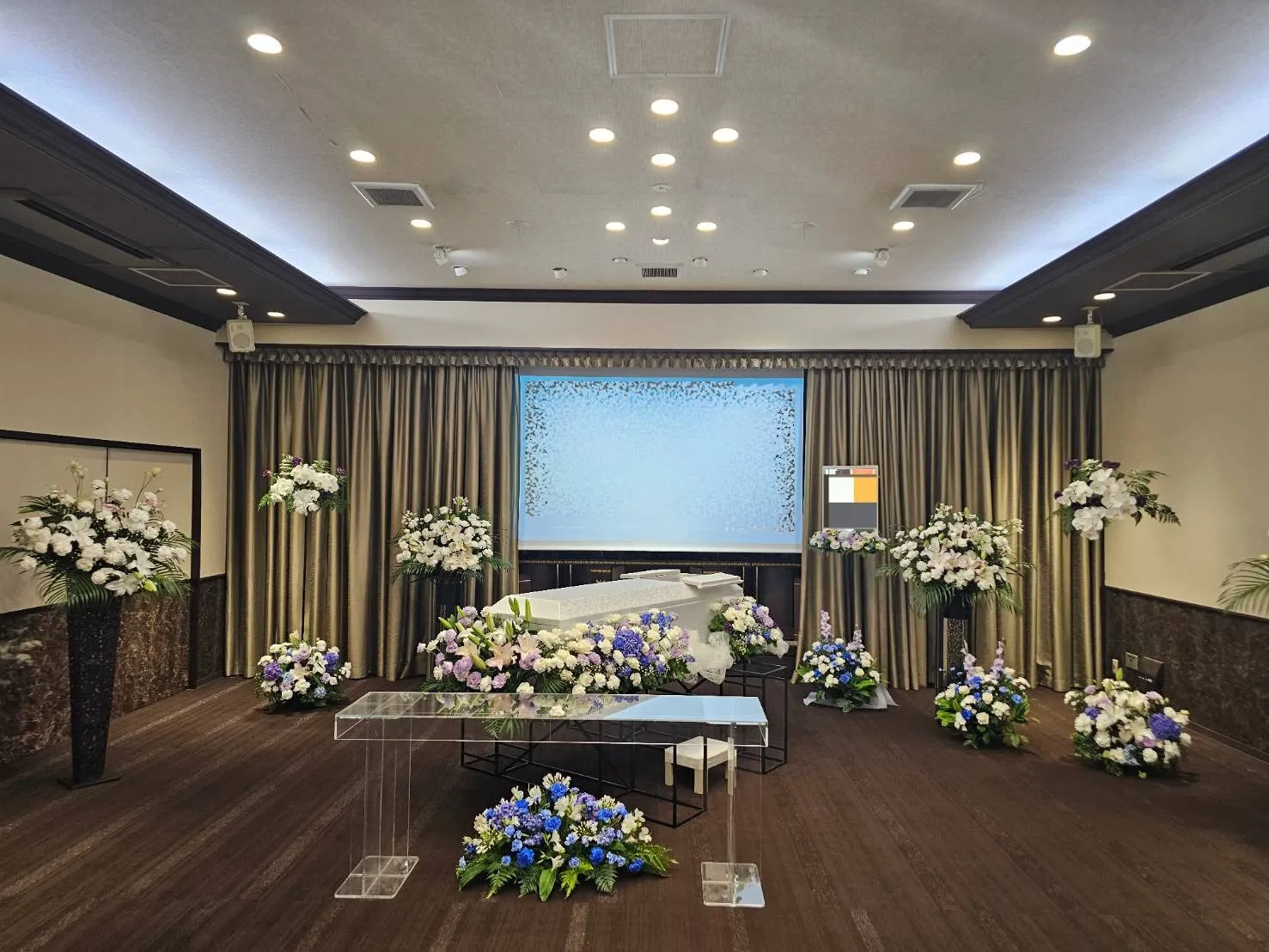 大切な想い出と花に囲まれて